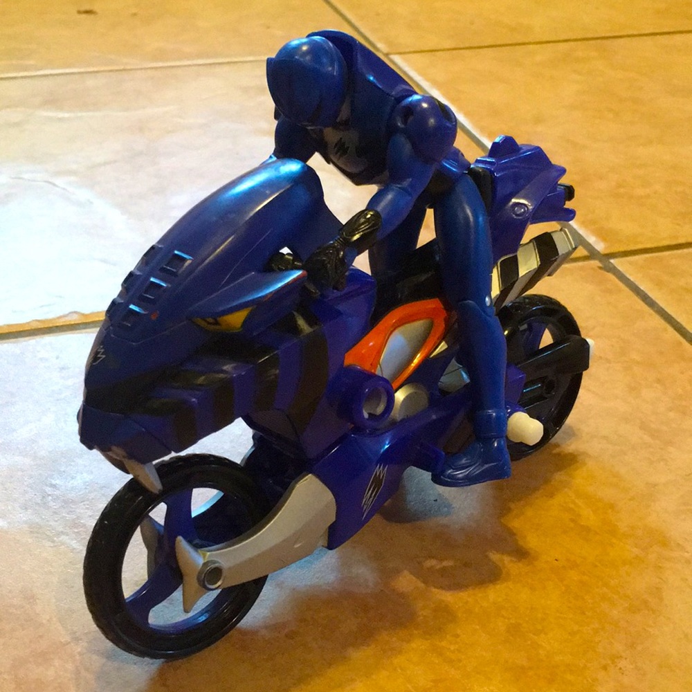 Blue Power Rangers Jungle Fury Action Figure and Blue Power Rangers Motorcycle